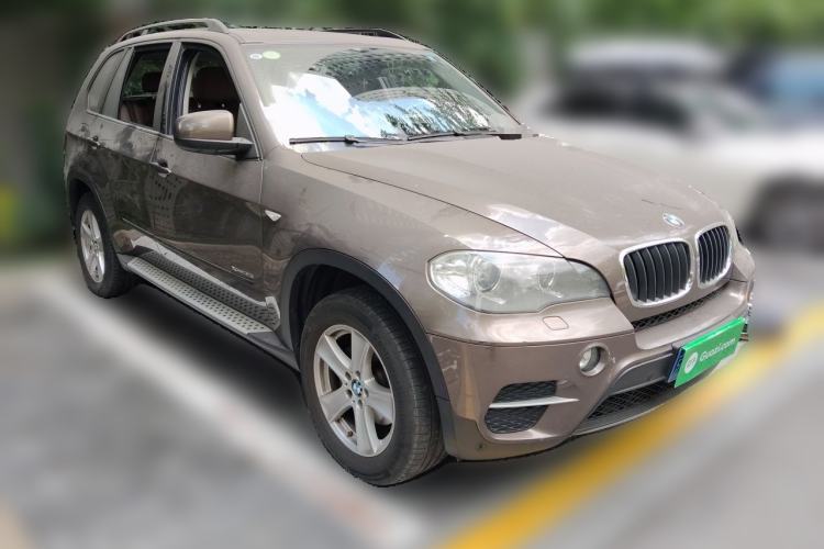 Used BMW X5  Front Right 45 Deg