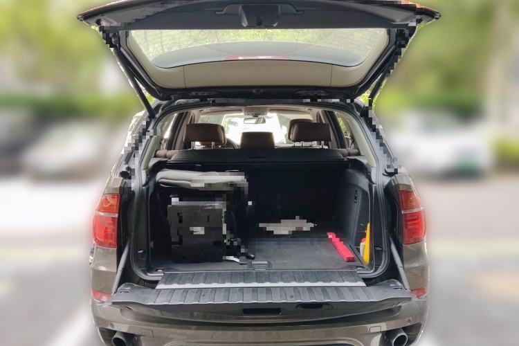 Used BMW X5  Trunk