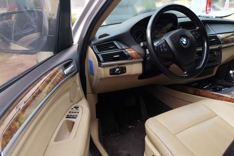 Used BMW X5 2010 xDrive30i Luxury Edition 10th Anniversary Model Driver Seat