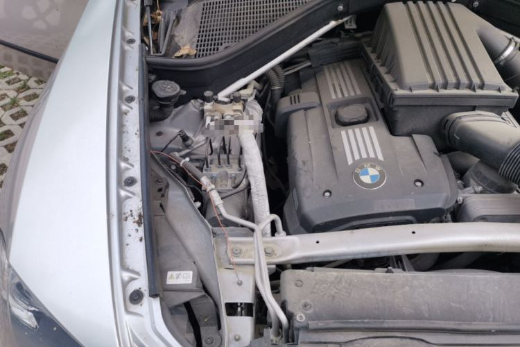 Used BMW X5 2010 xDrive30i Luxury Edition 10th Anniversary Model Engine Bay Right