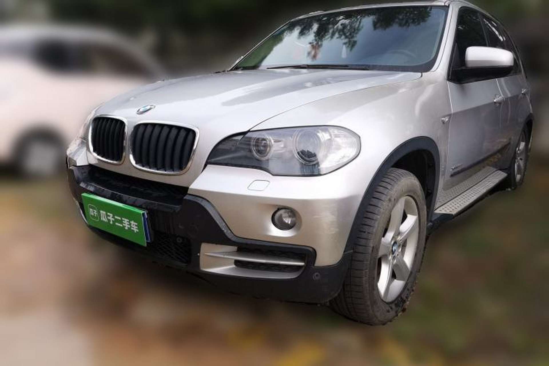 Used BMW X5 2010 xDrive30i Luxury Edition 10th Anniversary Model Front Left 45 Deg