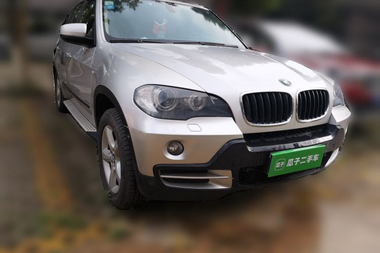 Used BMW X5 2010 xDrive30i Luxury Edition 10th Anniversary Model Front Right 45 Deg