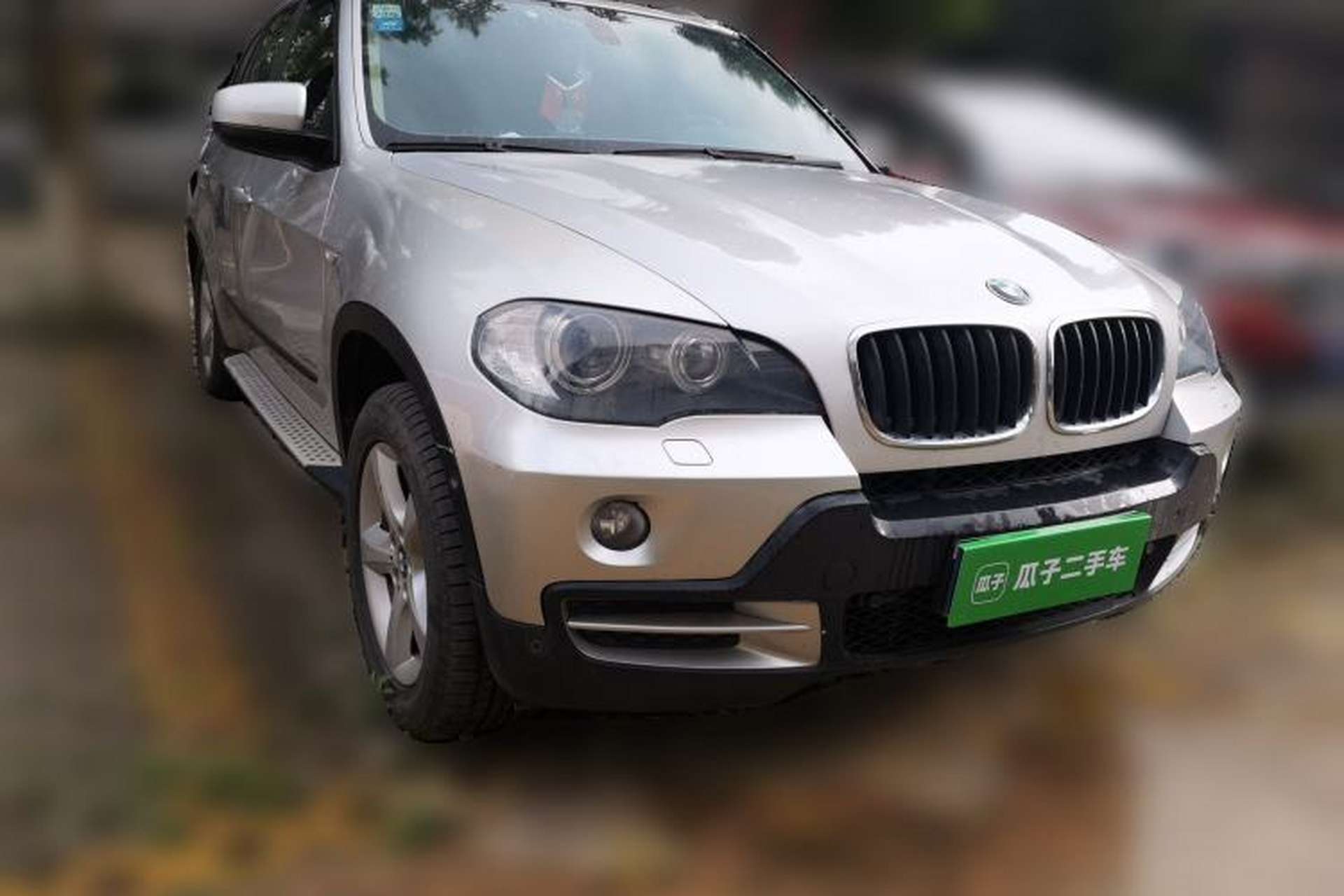 Used BMW X5 2010 xDrive30i Luxury Edition 10th Anniversary Model Front Right 45 Deg