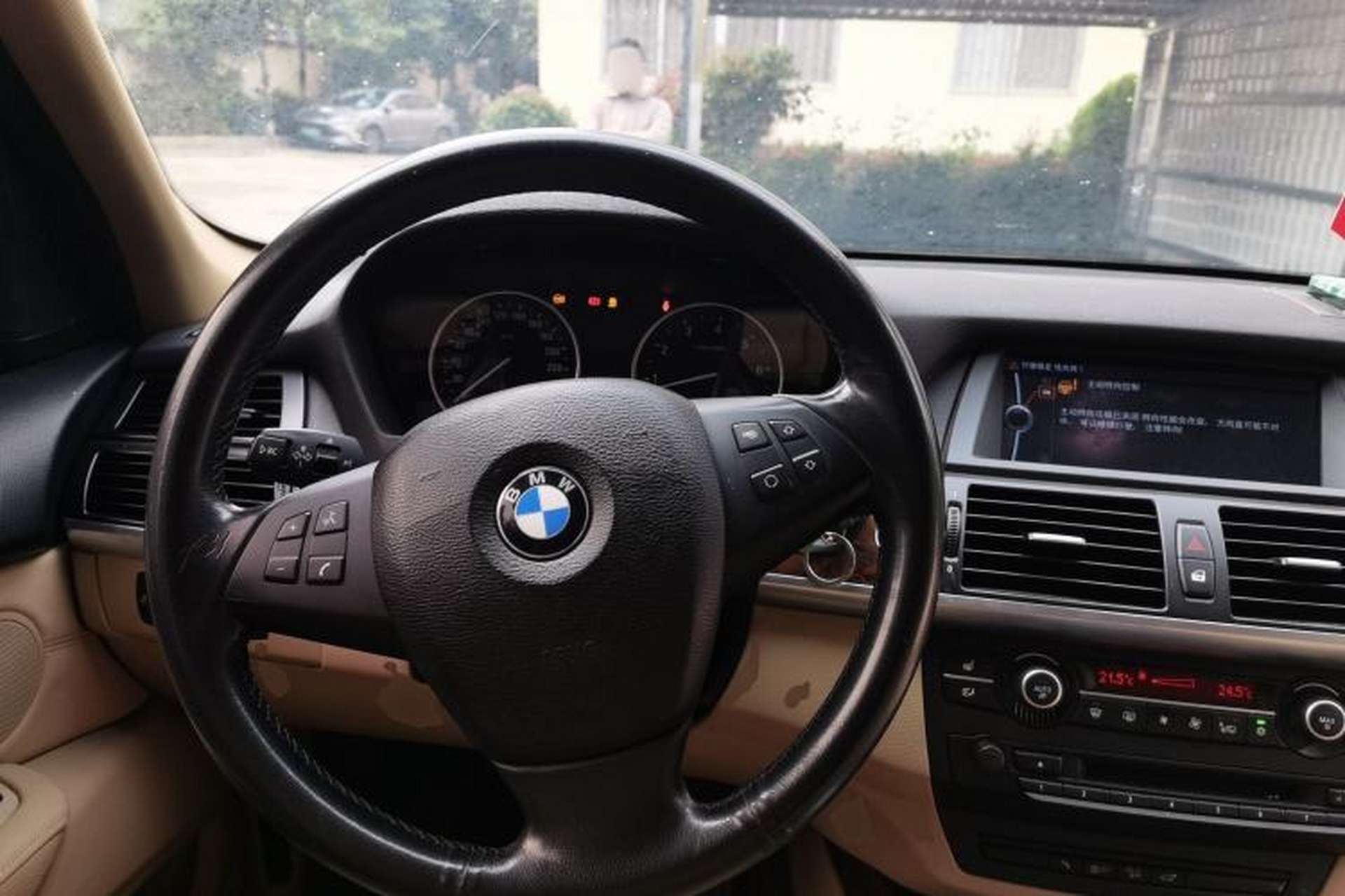 Used BMW X5 2010 xDrive30i Luxury Edition 10th Anniversary Model Steering Wheel