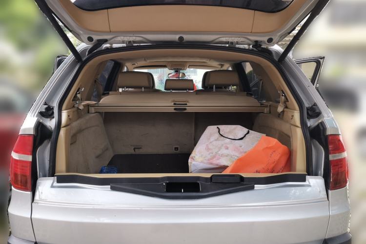 Used BMW X5 2010 xDrive30i Luxury Edition 10th Anniversary Model Trunk