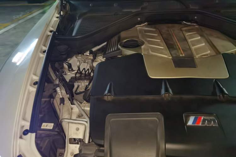 Used BMW X5 2010 X5 M Engine Bay Right