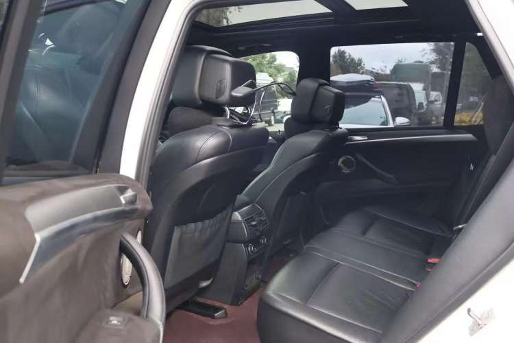 Used BMW X5 2010 X5 M Interior 3