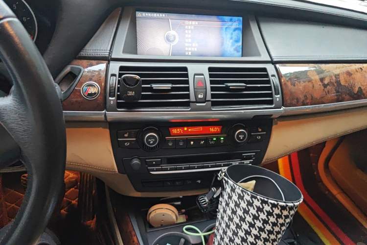 Used BMW X5  Audio And AC Panel