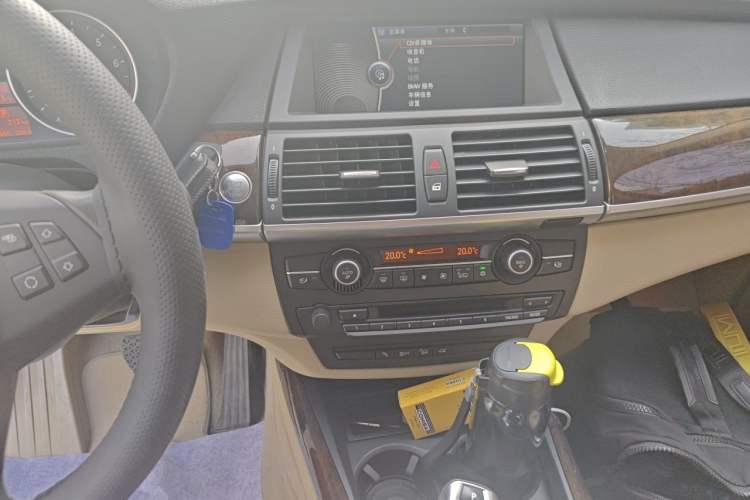 Used BMW X5  Audio And AC Panel
