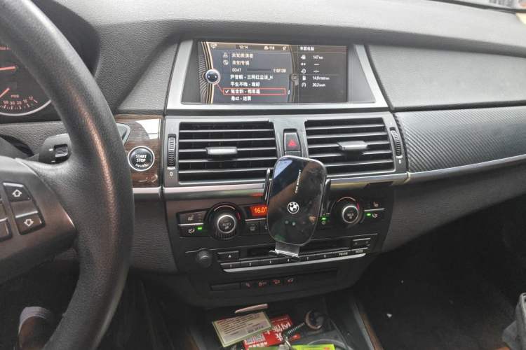 Used BMW X5  Audio And AC Panel