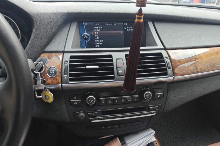 Used BMW X5 2011 xDrive35i Luxury Edition Audio And AC Panel