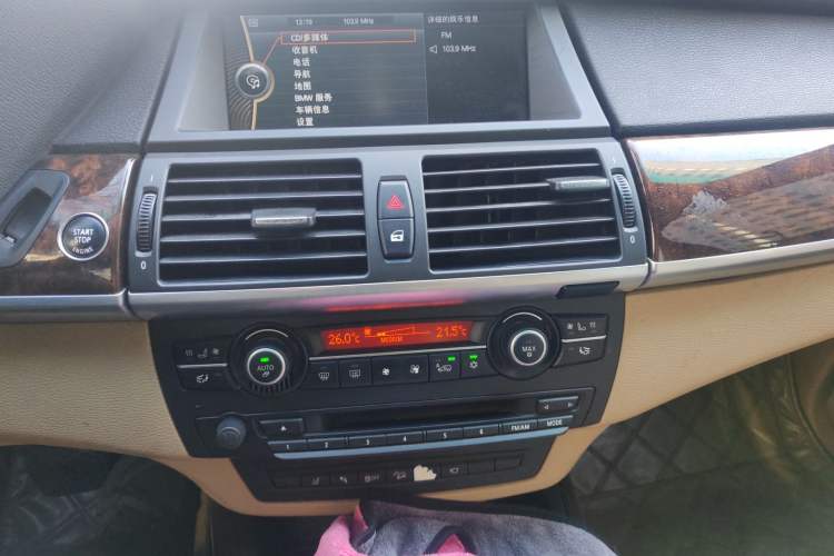 Used BMW X5 2011 xDrive35i Luxury Edition Audio And AC Panel