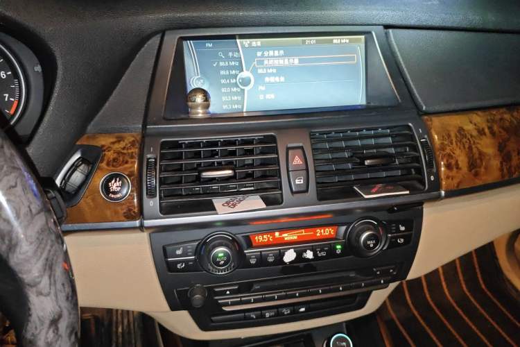Used BMW X5 2011 xDrive35i Leading Model Audio And AC Panel