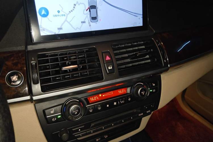 Used BMW X5  Audio And AC Panel