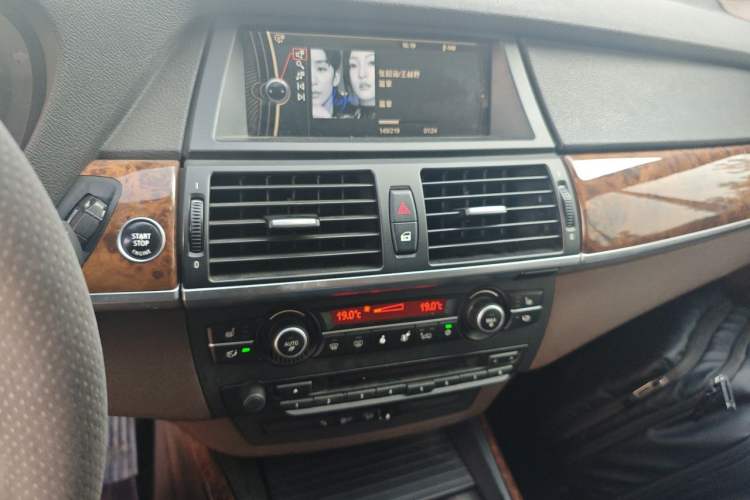 Used BMW X5 2011 xDrive35i Luxury Model Audio And AC Panel