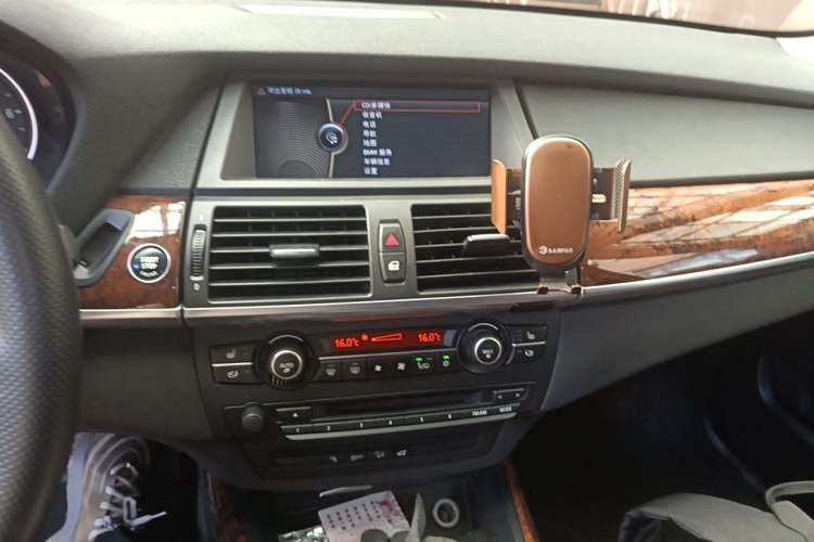 Used BMW X5 2011 xDrive35i low-power version U.S. specification Audio And AC Panel