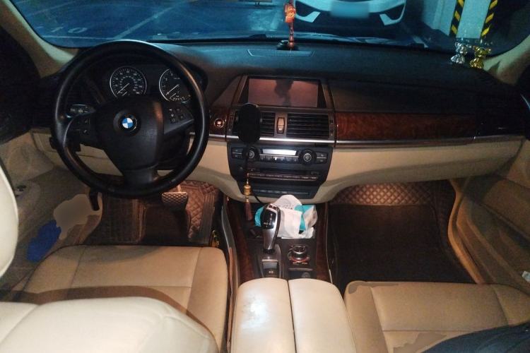 Used BMW X5  Center Console