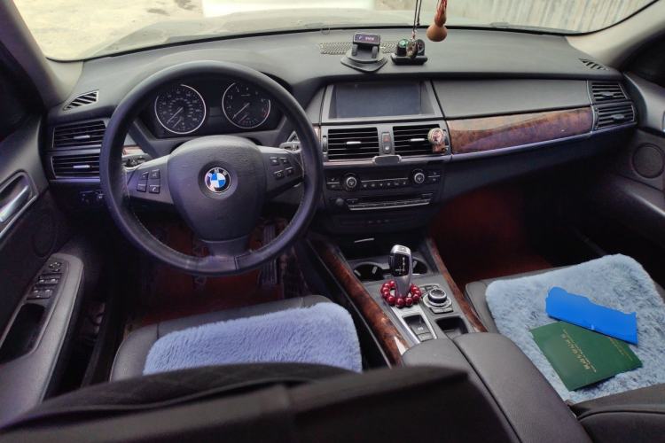 Used BMW X5 2011 xDrive35i Leading Model Center Console