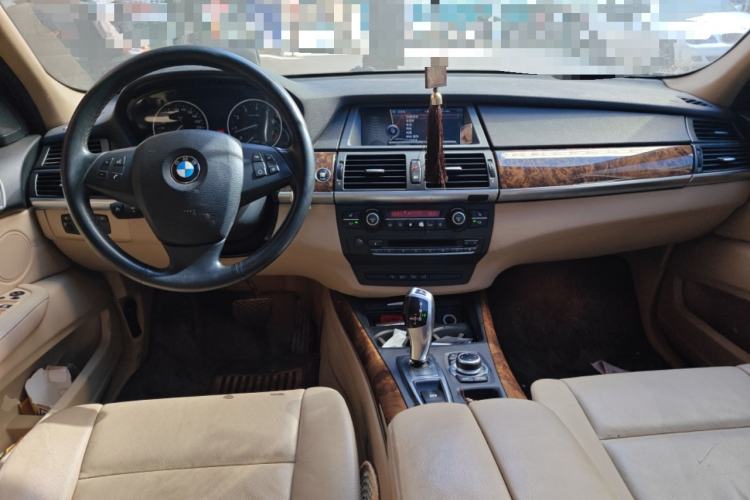 Used BMW X5 2011 xDrive35i Leading Model Center Console