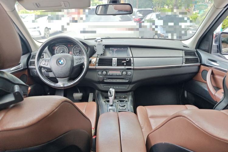 Used BMW X5 2011 xDrive35i Leading Model Center Console