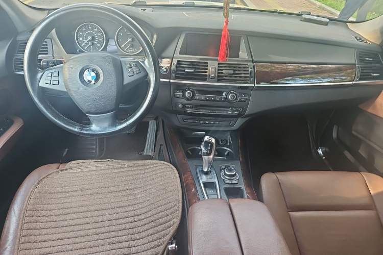 Used BMW X5 2011 xDrive35i Luxury Model Center Console