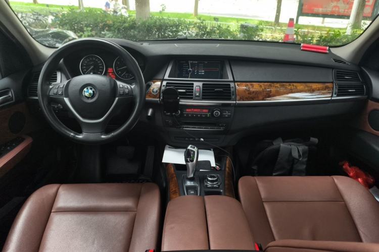 Used BMW X5 2011 xDrive35i Luxury Model Center Console
