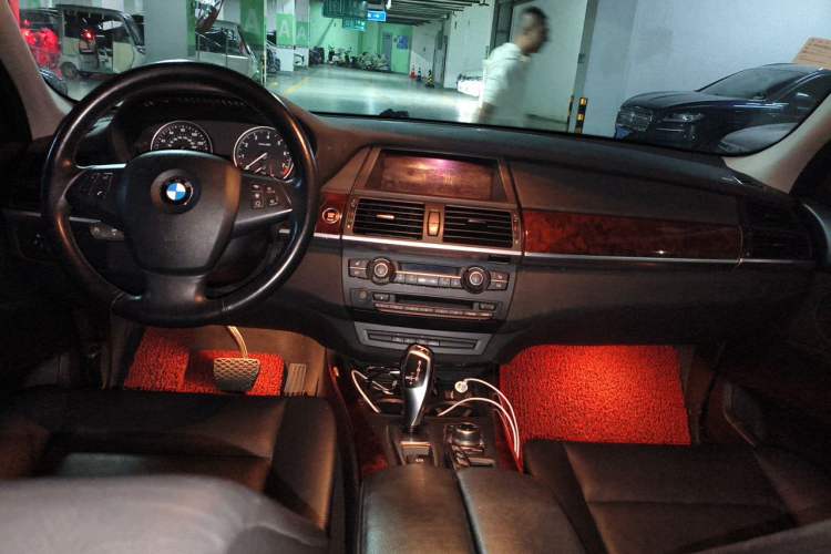 Used BMW X5  Center Console