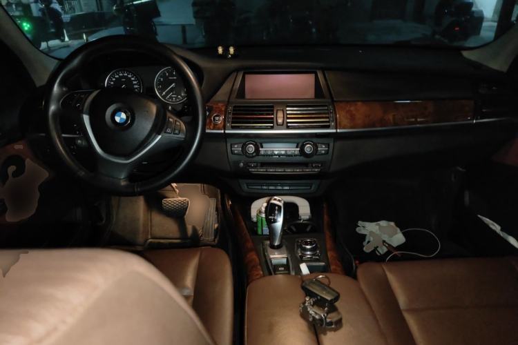 Used BMW X5 2011 xDrive35i Luxury Model Center Console