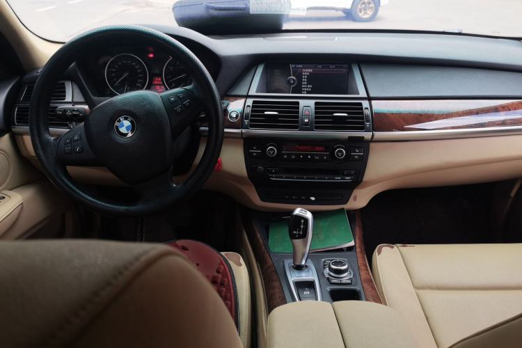 Used BMW X5 2011 xDrive35i Leading Model Center Console