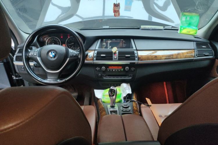 Used BMW X5 2011 xDrive35i Luxury Model Center Console