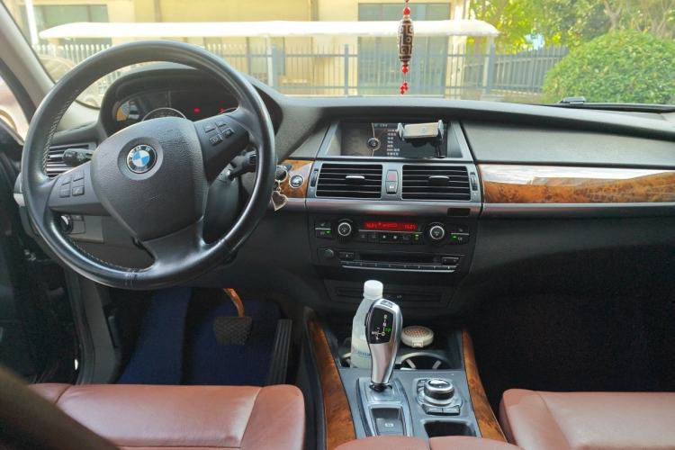 Used BMW X5 2011 xDrive35i Leading Model Center Console
