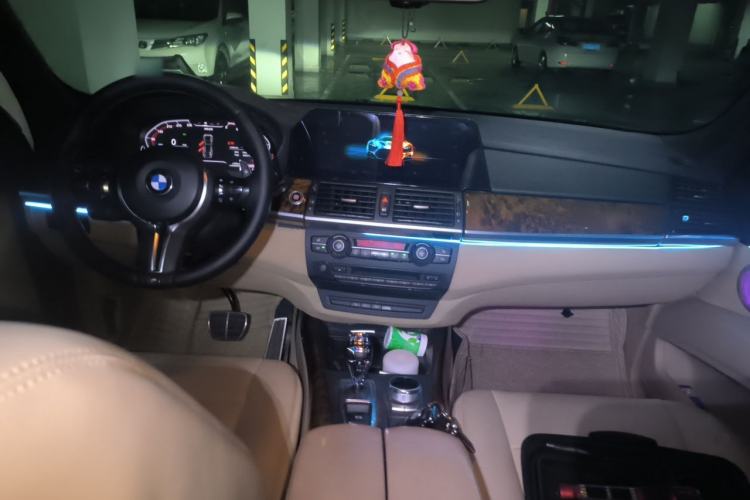 Used BMW X5  Center Console