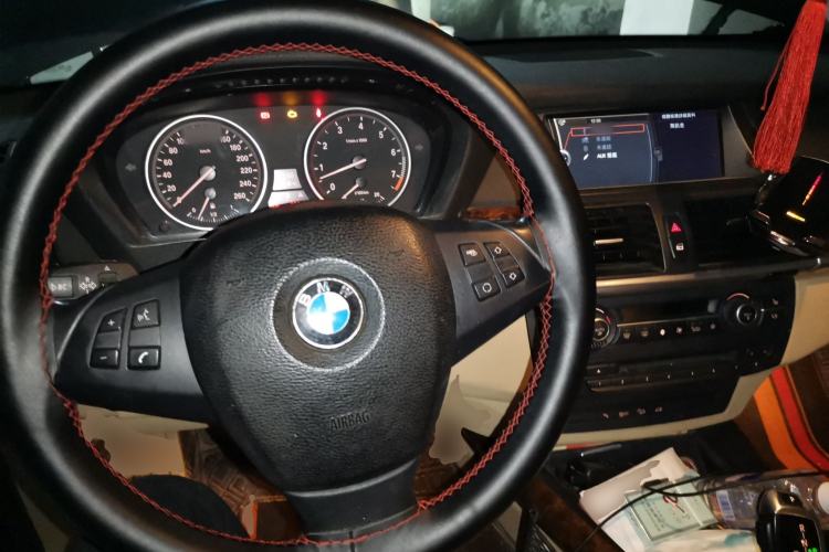 Used BMW X5 2011 xDrive35i Leading Model Center Console