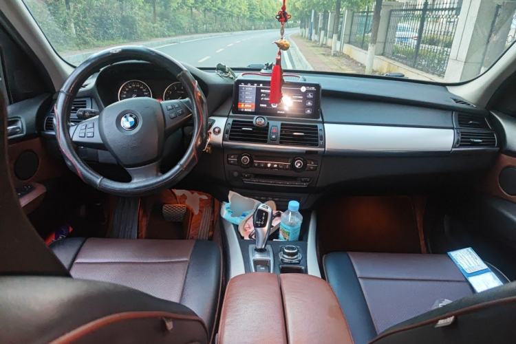 Used BMW X5 2011 xDrive35i Leading Model Center Console