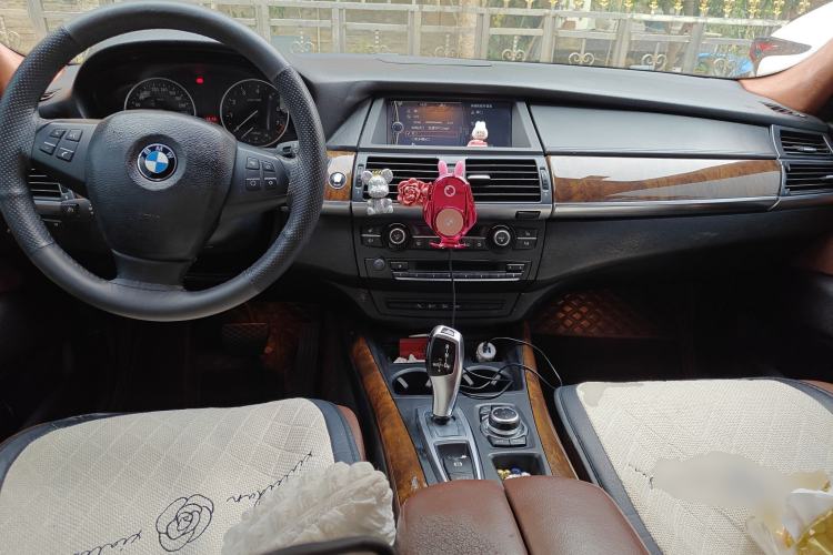 Used BMW X5 2011 xDrive35i Leading Model Center Console