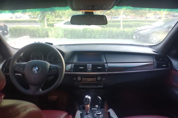 Used BMW X5 2011 xDrive35i Leading Model Center Console
