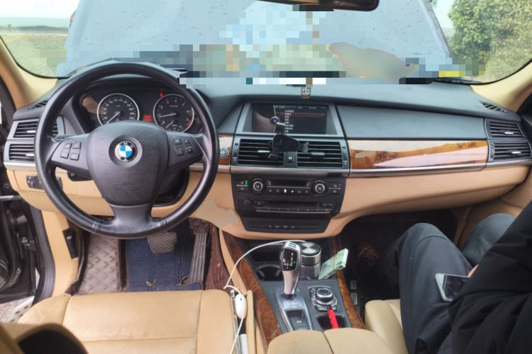 Used BMW X5 2011 xDrive35i Leading Model Center Console