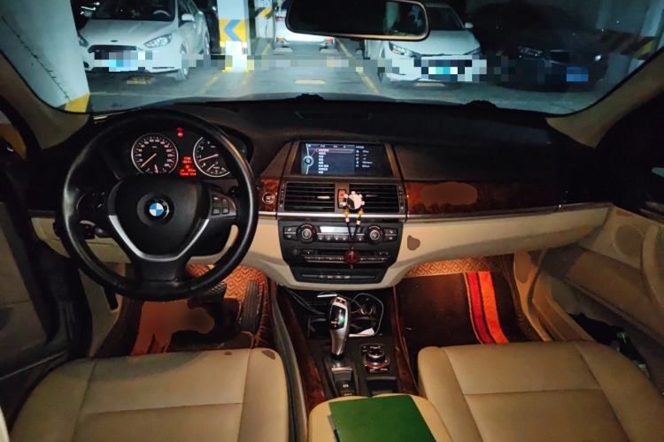 Used BMW X5 2011 xDrive35i Luxury Model Center Console