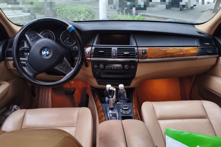 Used BMW X5 2011 xDrive35i Leading Model Center Console