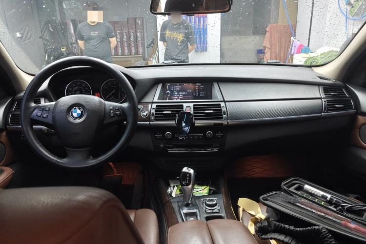 Used BMW X5  Center Console