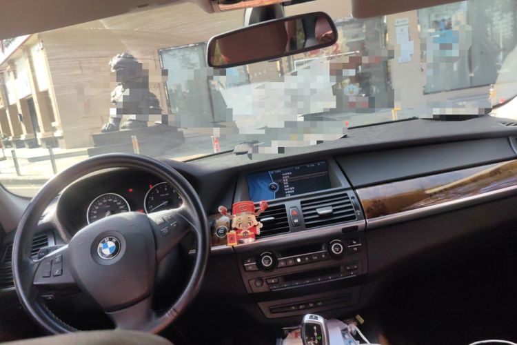 Used BMW X5 2011 xDrive35i Leading Model Center Console