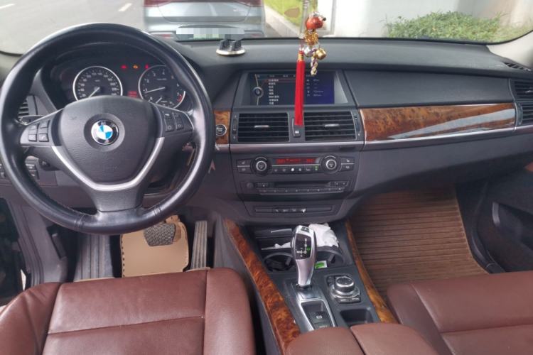 Used BMW X5 2011 xDrive35i Leading Model Center Console