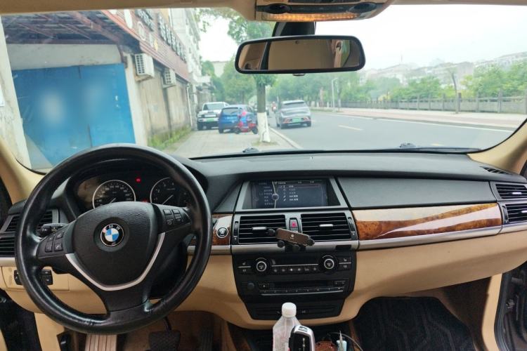 Used BMW X5 2011 xDrive35i Luxury Model Center Console