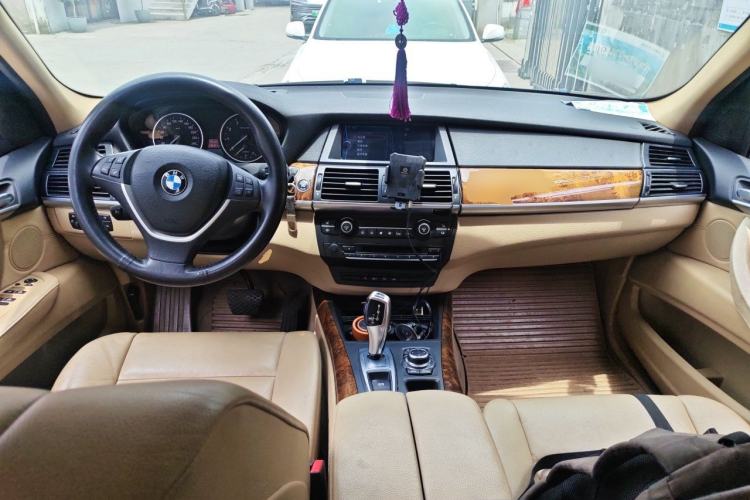 Used BMW X5 2011 xDrive35i Luxury Model Center Console