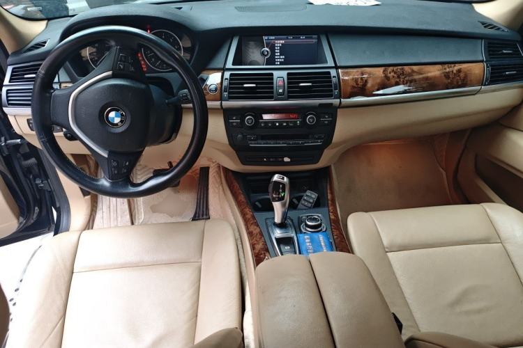 Used BMW X5 2011 xDrive35i Luxury Model Center Console