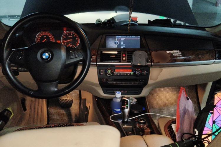 Used BMW X5 2011 xDrive35i Leading Model Center Console