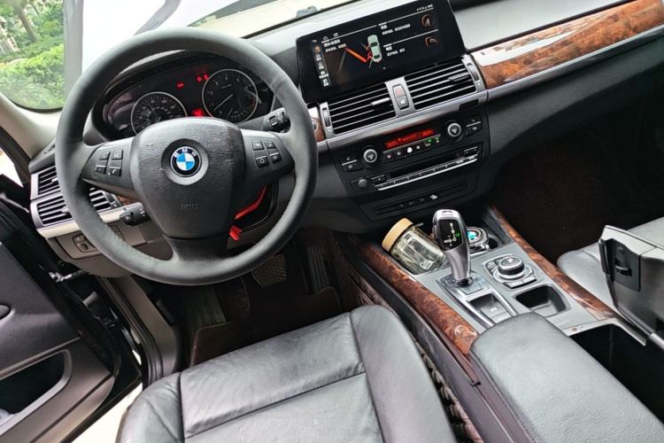 Used BMW X5  Center Console