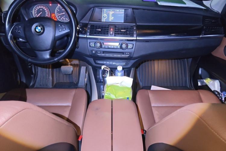 Used BMW X5 2011 xDrive35i Leading Model Center Console