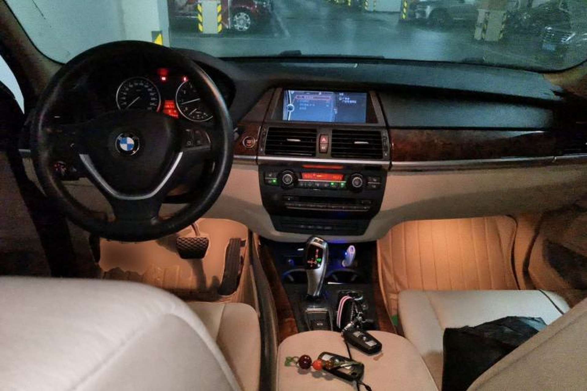 Used BMW X5 2011 xDrive35i Leading Model Center Console