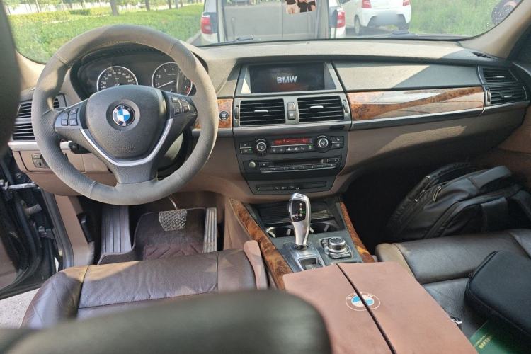 Used BMW X5 2011 xDrive35i Luxury Model Center Console